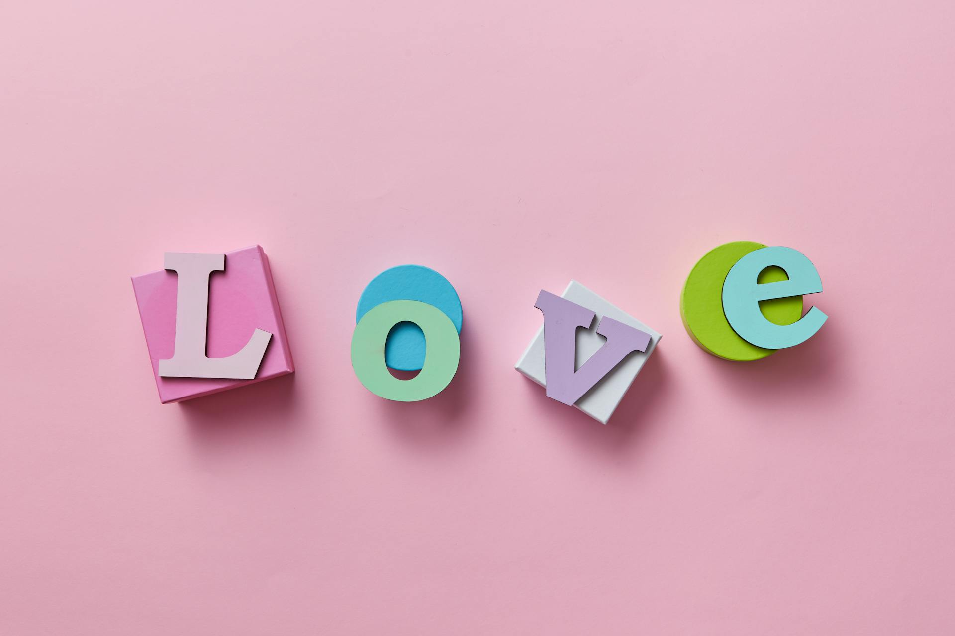 Chữ, love, mô hình - DS stories 14