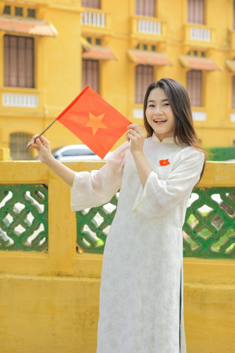 Áo dài, lá cờ Việt Nam - Hồng Quang Official 5