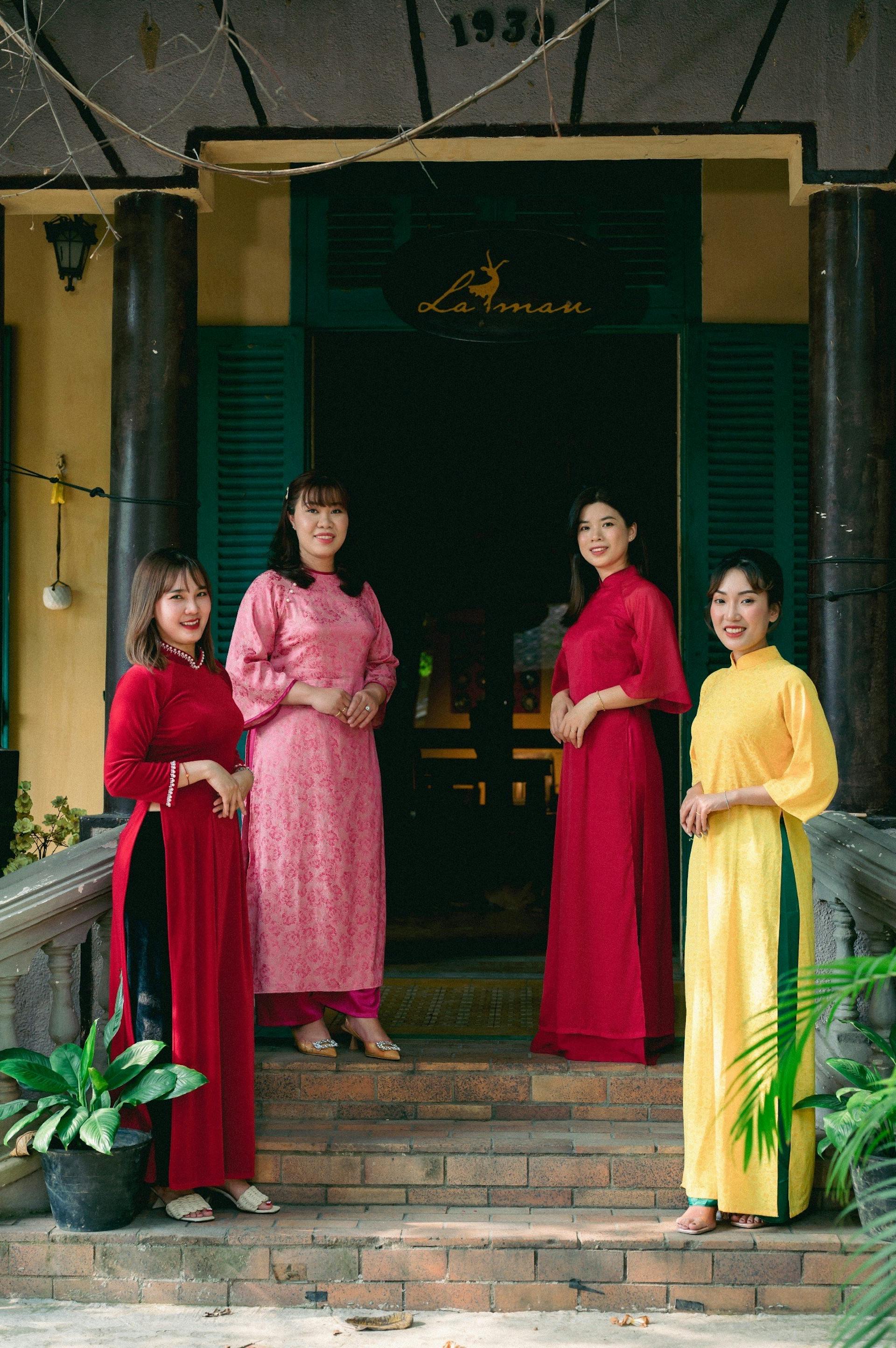 Áo dài, hội nhóm, Tết - Lâm Trần Quang 5