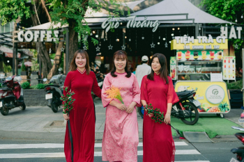 Áo dài, hội nhóm, Tết - Lâm Trần Quang 2