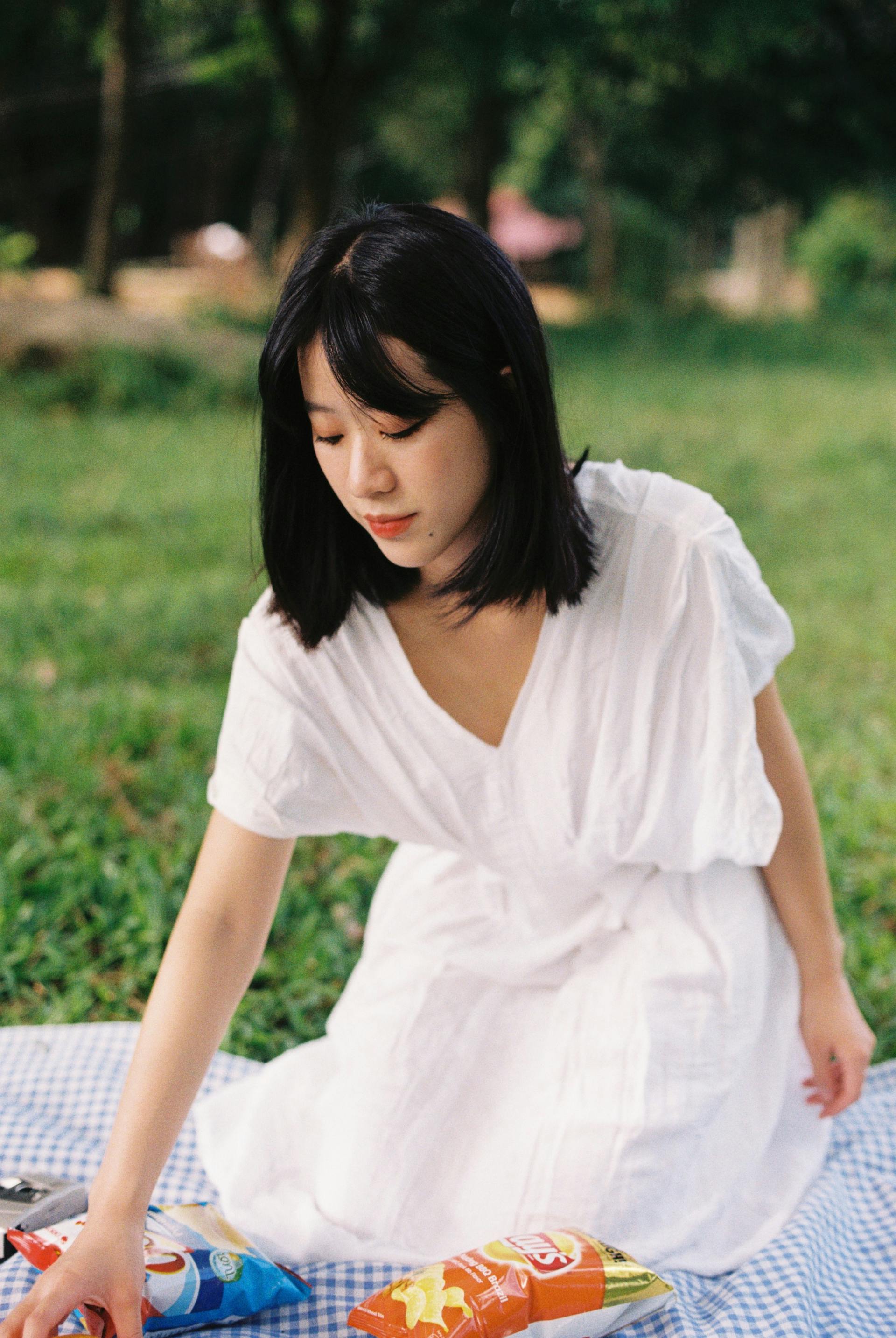 Cô gái, picnic - Lap Dinh Quoc 3