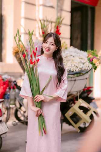 Cn gái, áo dài, Tết - Toàn Văn 7