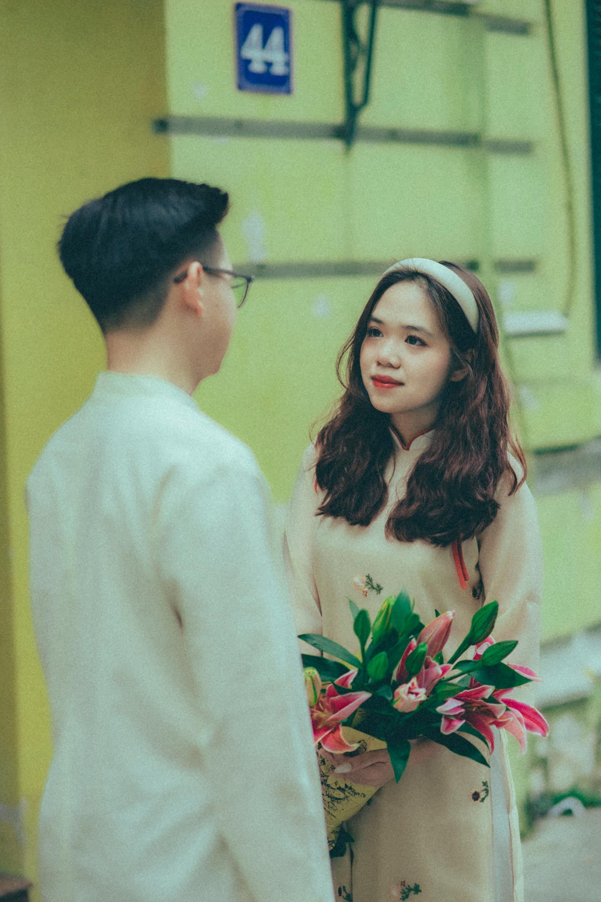 Cặp đôi, áo dài, Tết - Toàn Văn 4