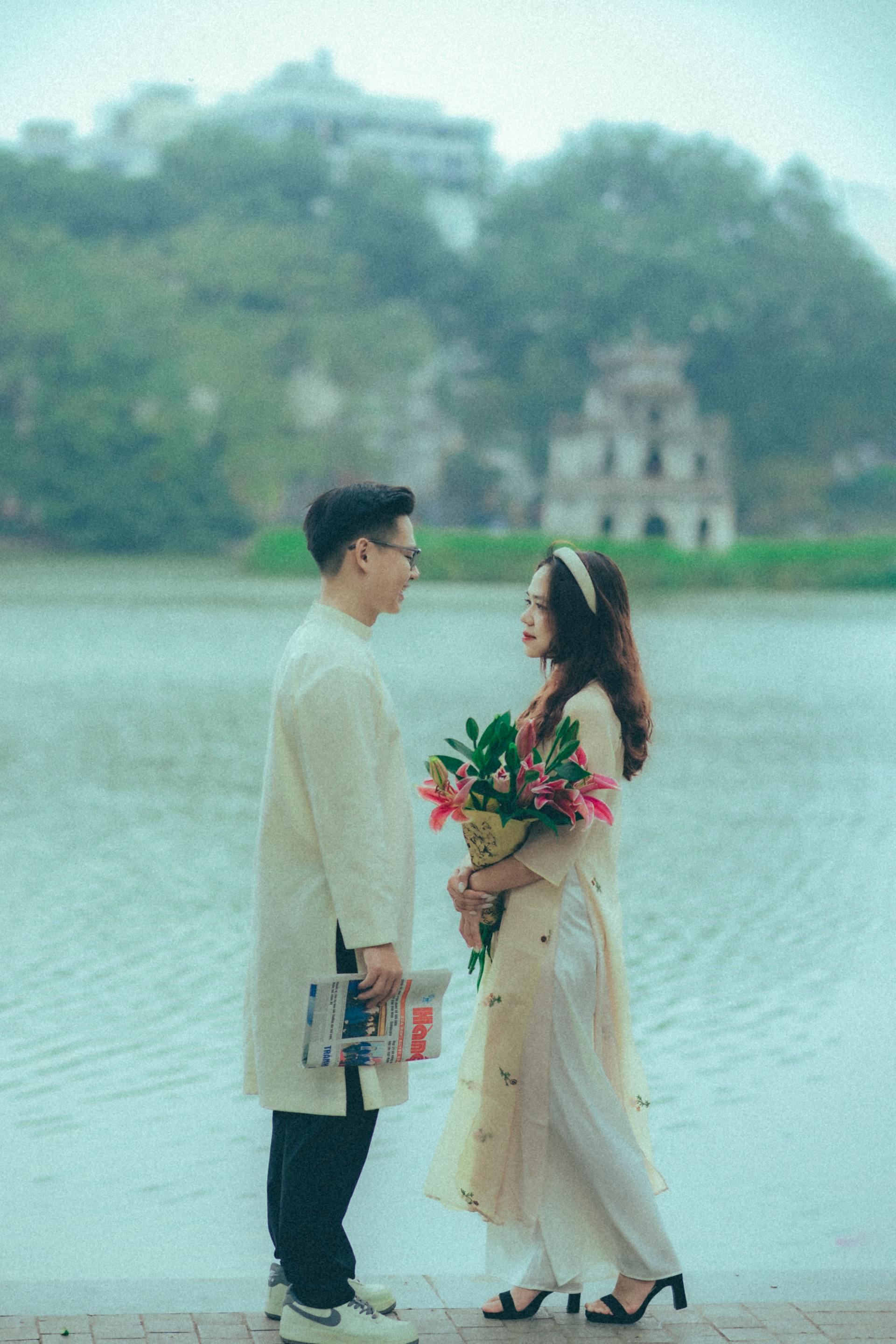 Cặp đôi, áo dài, Tết - Toàn Văn 5