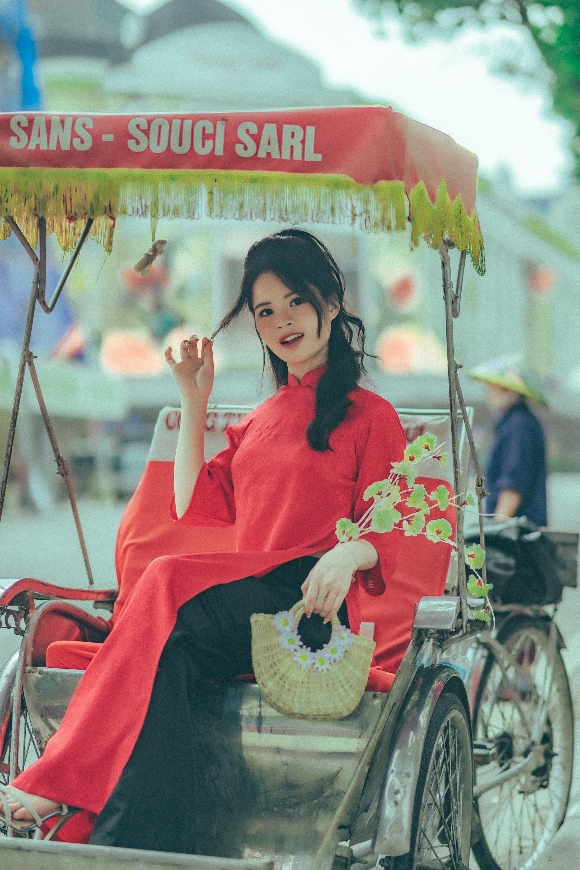 Con gái, áo dài, Tết - Toàn Văn