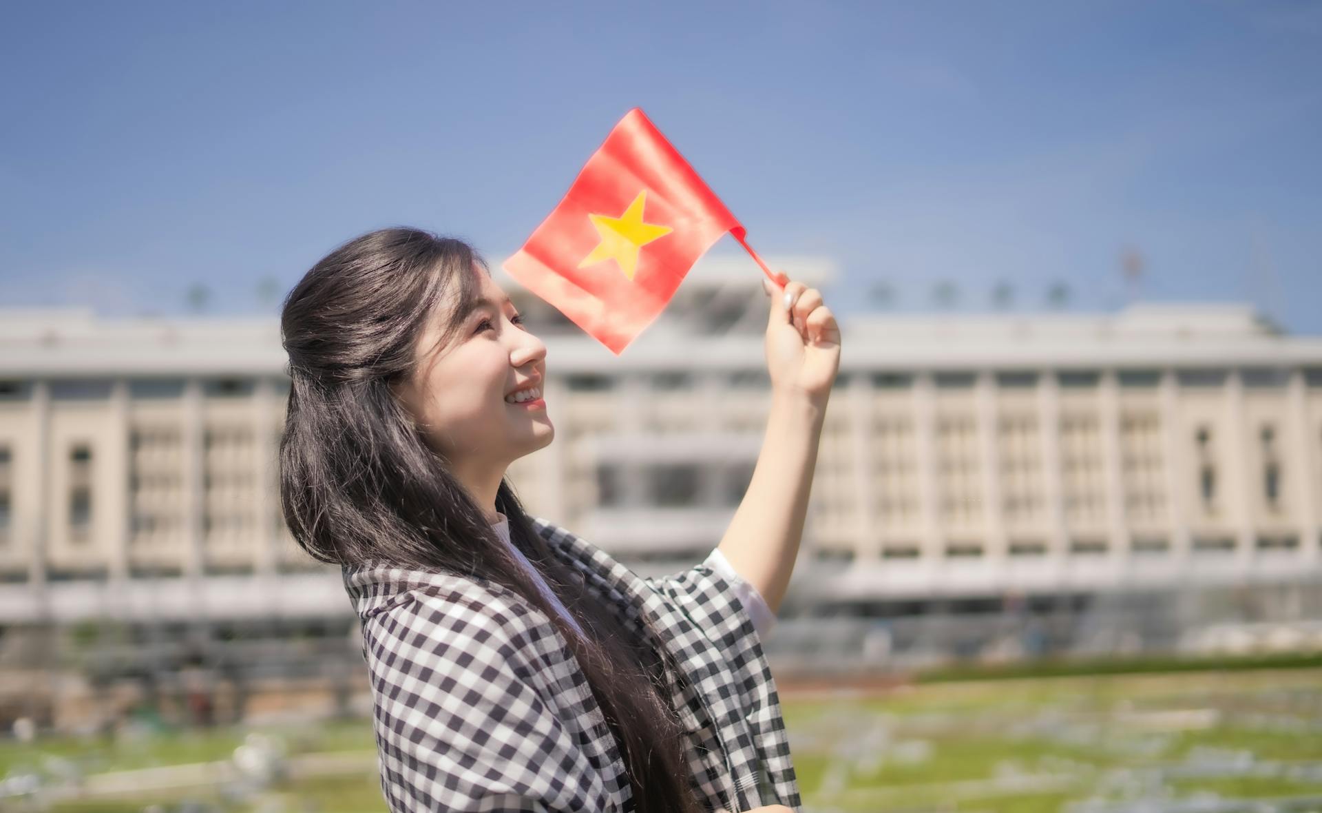 Áo dài, lá cờ Việt Nam 11