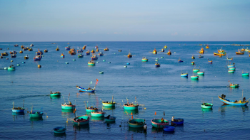 Biển, thuyền thúng - Khang Ocean