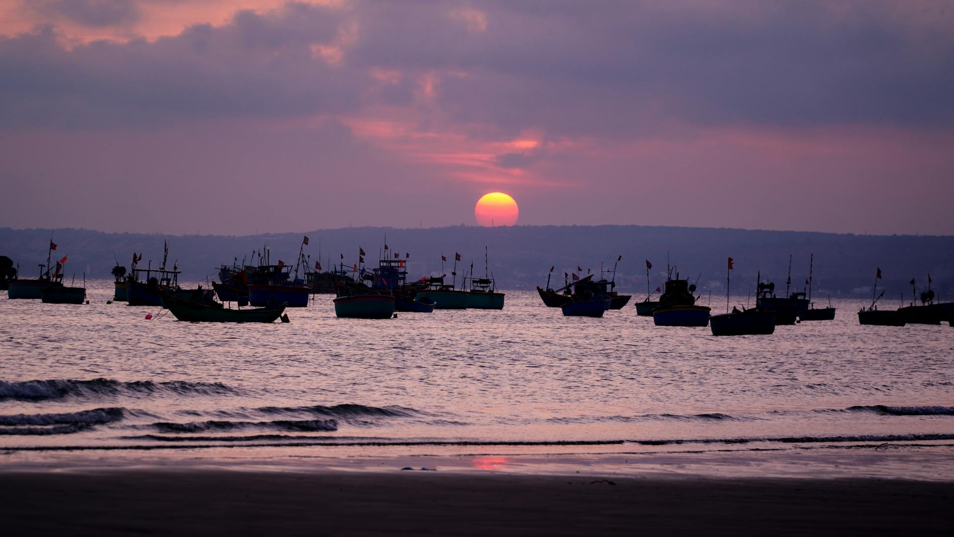 Biển, làng chài, bình minh - Khang Ocean 2