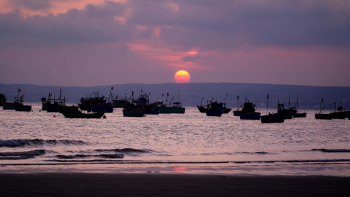 Biển, làng chài, bình minh - Khang Ocean 2