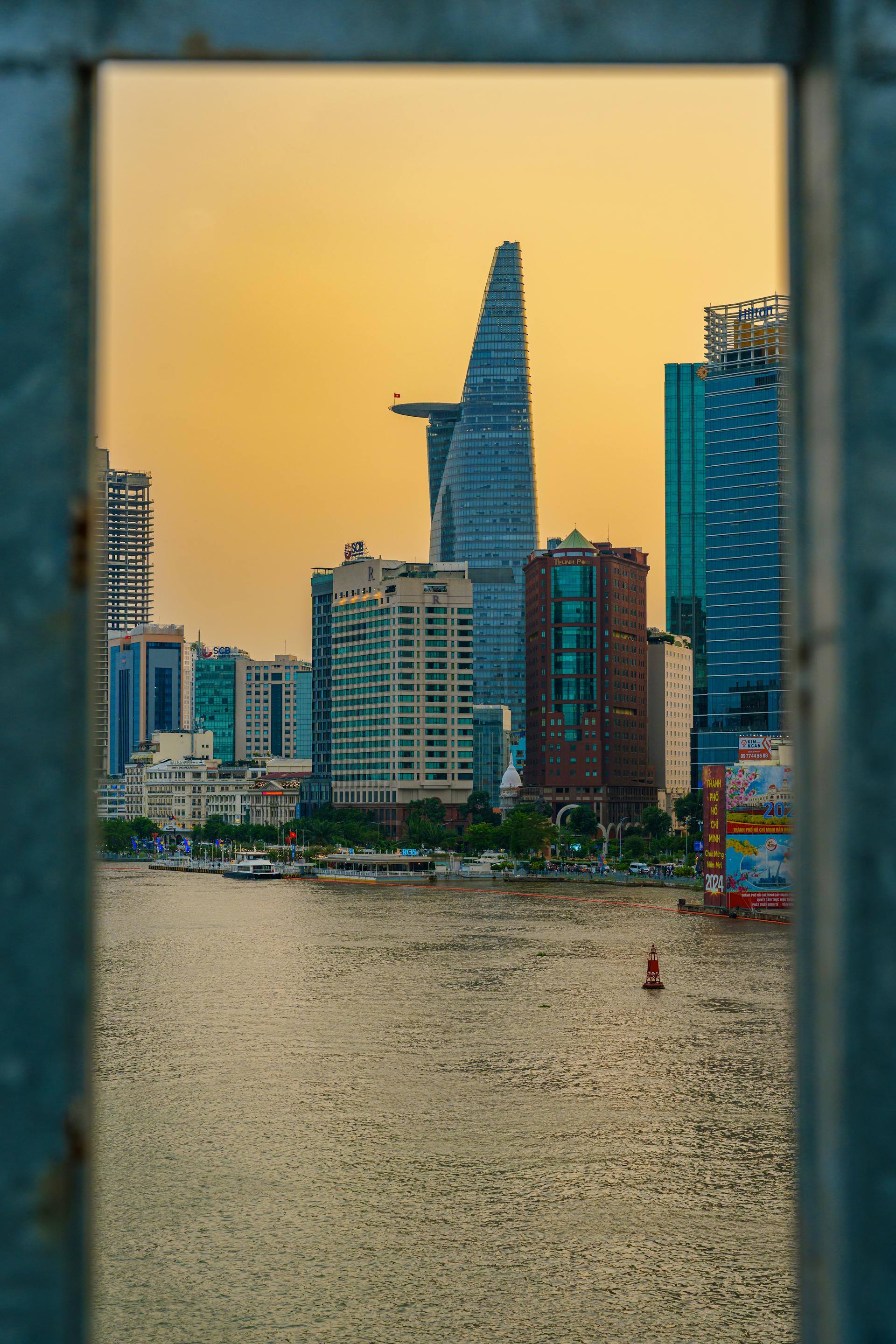 Tòa nhà, thành phố Hồ Chí Minh - Vicky Marpalli 2