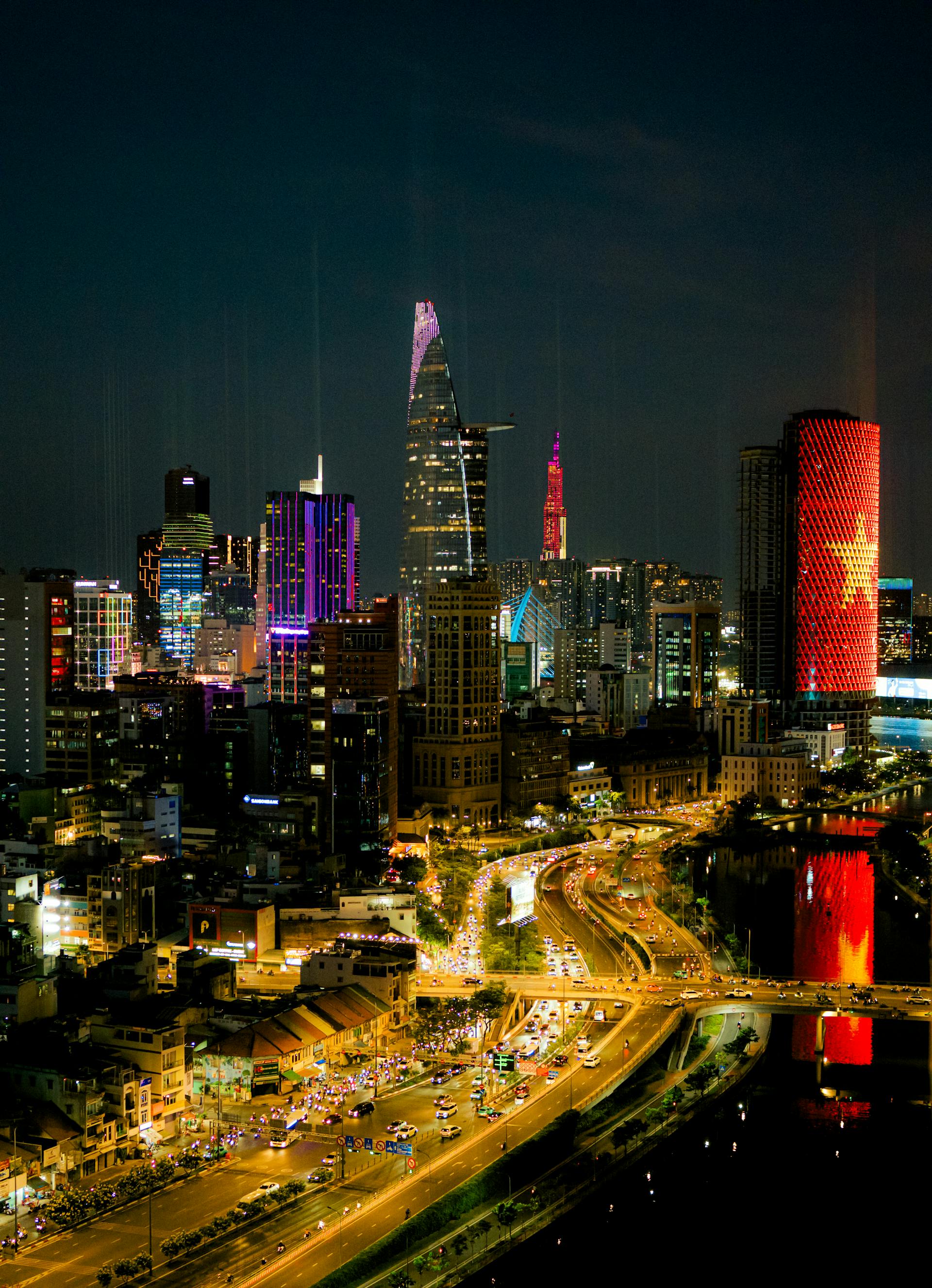 Tòa nhà, thành phố Hồ Chí Minh - Vicky Marpalli