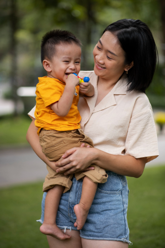 Mẹ và bé, vui vẻ 7