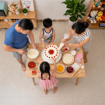 Gia đình, làm bánh kem 11