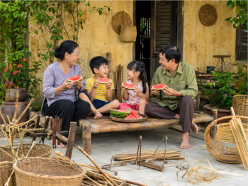 Gia đình, ăn dưa hấu 2